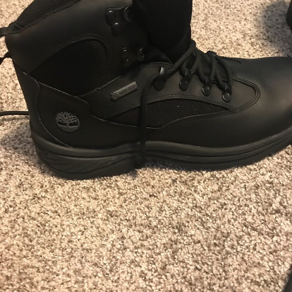 Men’s Black Timberland boots - Picture 2 of 6